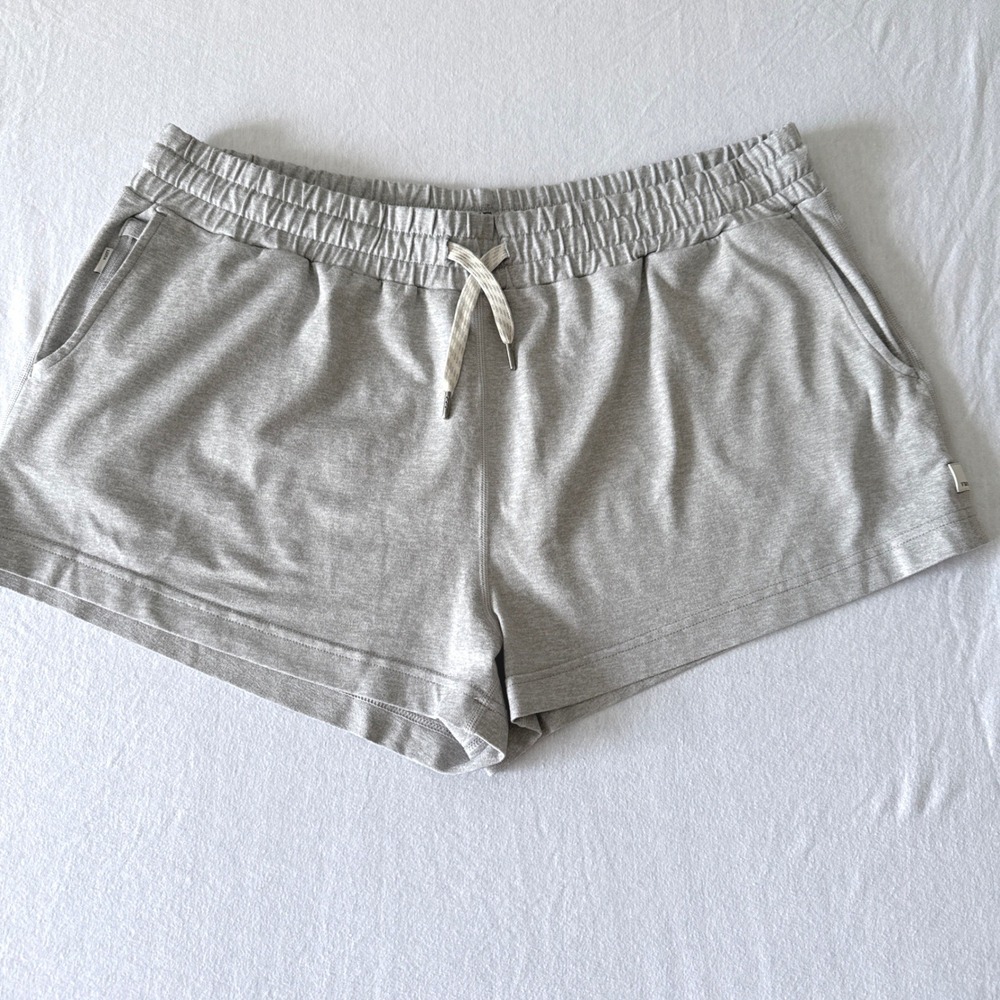 Vuori Halo Performance Shorts Women XL Gray Athleisure Yoga Lounge